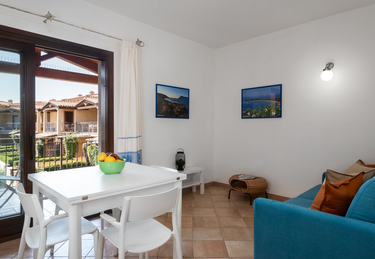 Ferienwohnung in Olbia - Myrsine Genny - schöne Wohnung direkt am Pool