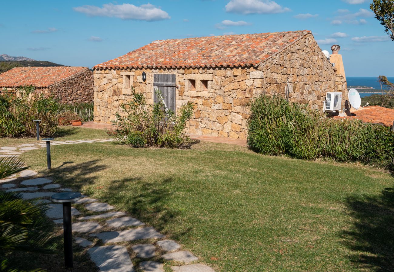 Villa Linda - Villa mit großzügigen Außenbereichen und gemütlichen Innenräumen, Ferienvermietung auf Sardinien