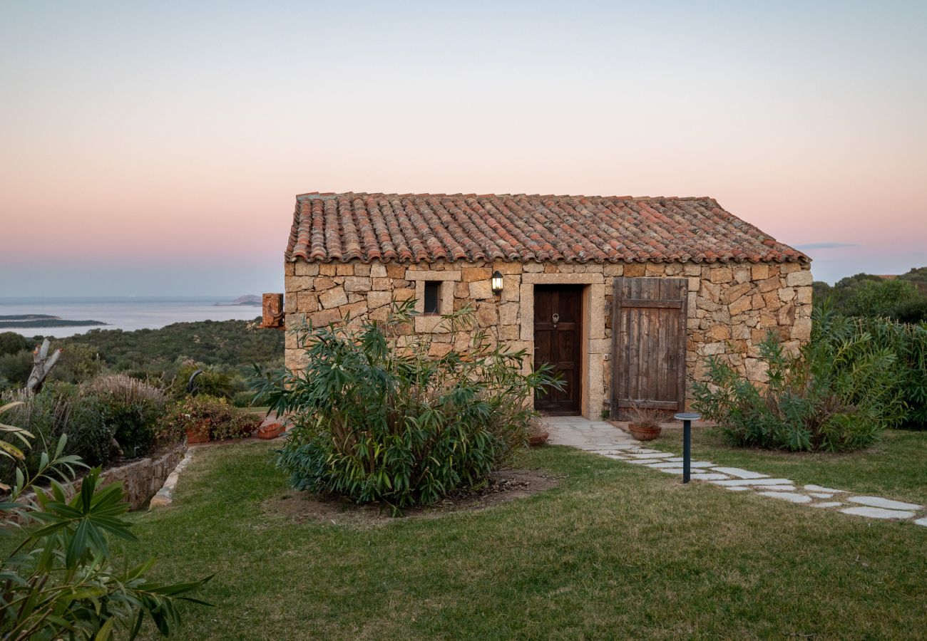 Villa Linda - atemberaubender Blick auf die Küste, Mietvilla in Costa Smeralda