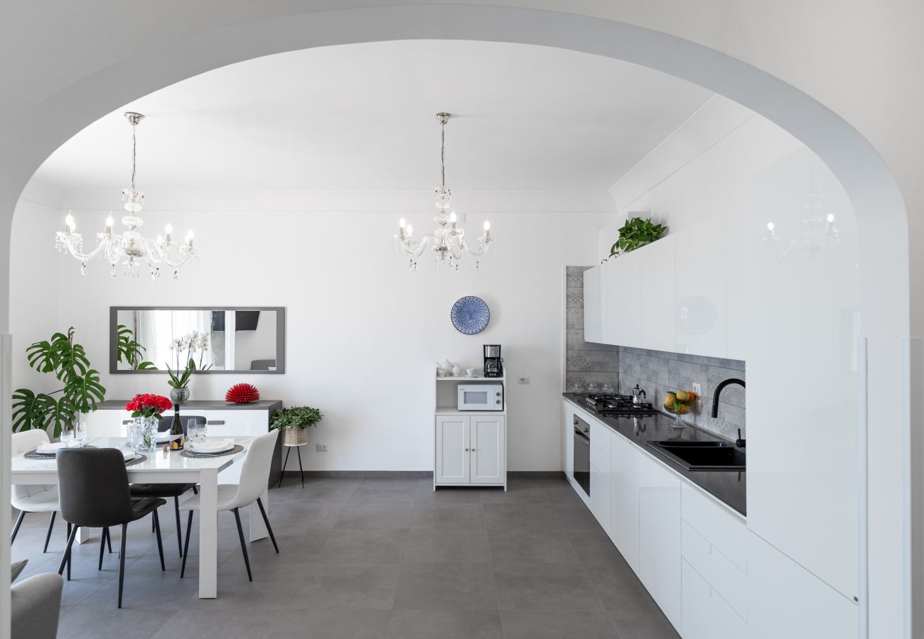 Ferienhaus in Praiano - Casa Clara - Modernes Haus mit Blick auf Capri und Positano