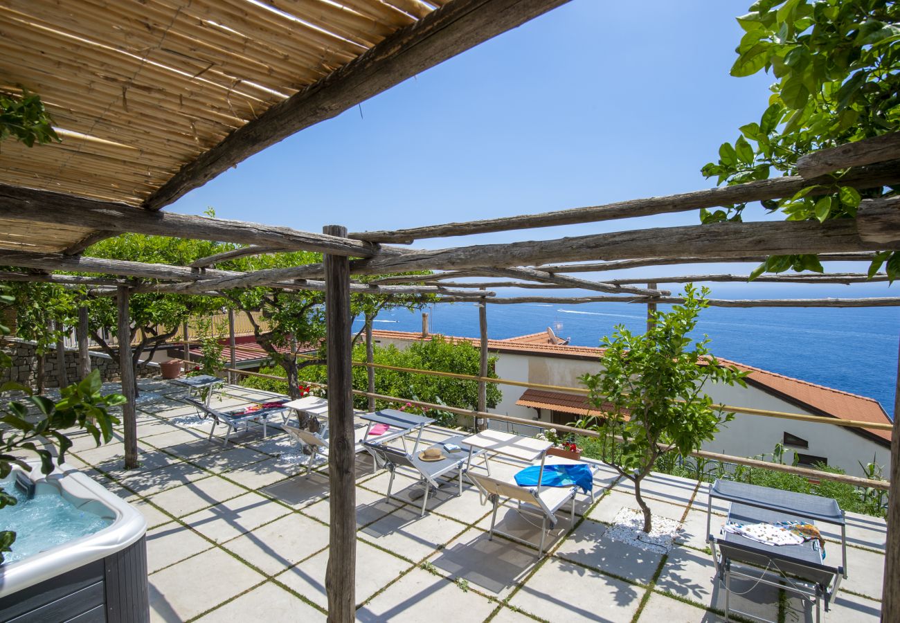 Ferienhaus in Praiano - Casa Il Riccio - Casa mit Garten und unglaublichem Panorama