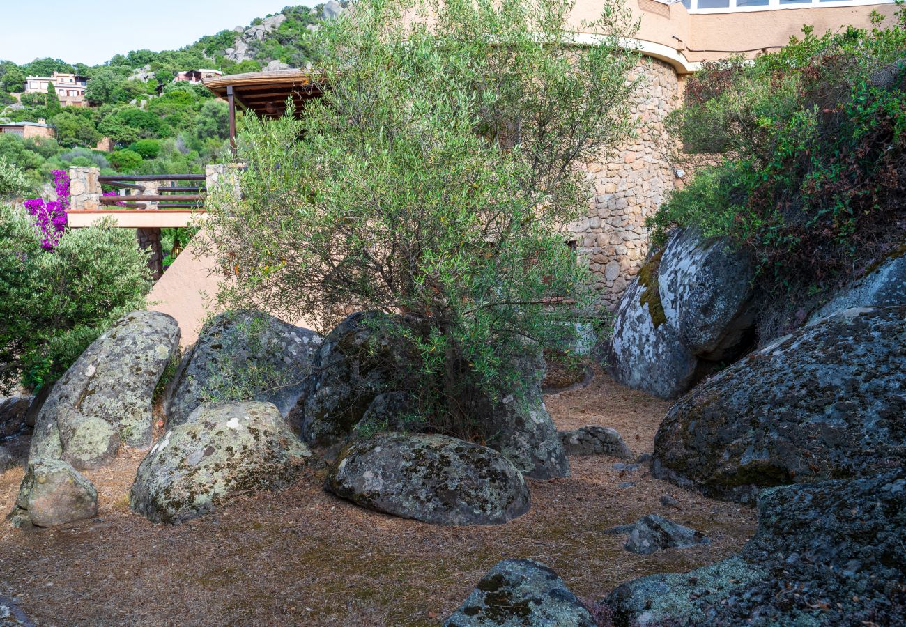 Ferienwohnung in Porto Rotondo - I Lecci 3 - Terrasse mit Meerblick und Privatsphäre in Porto Rotondo