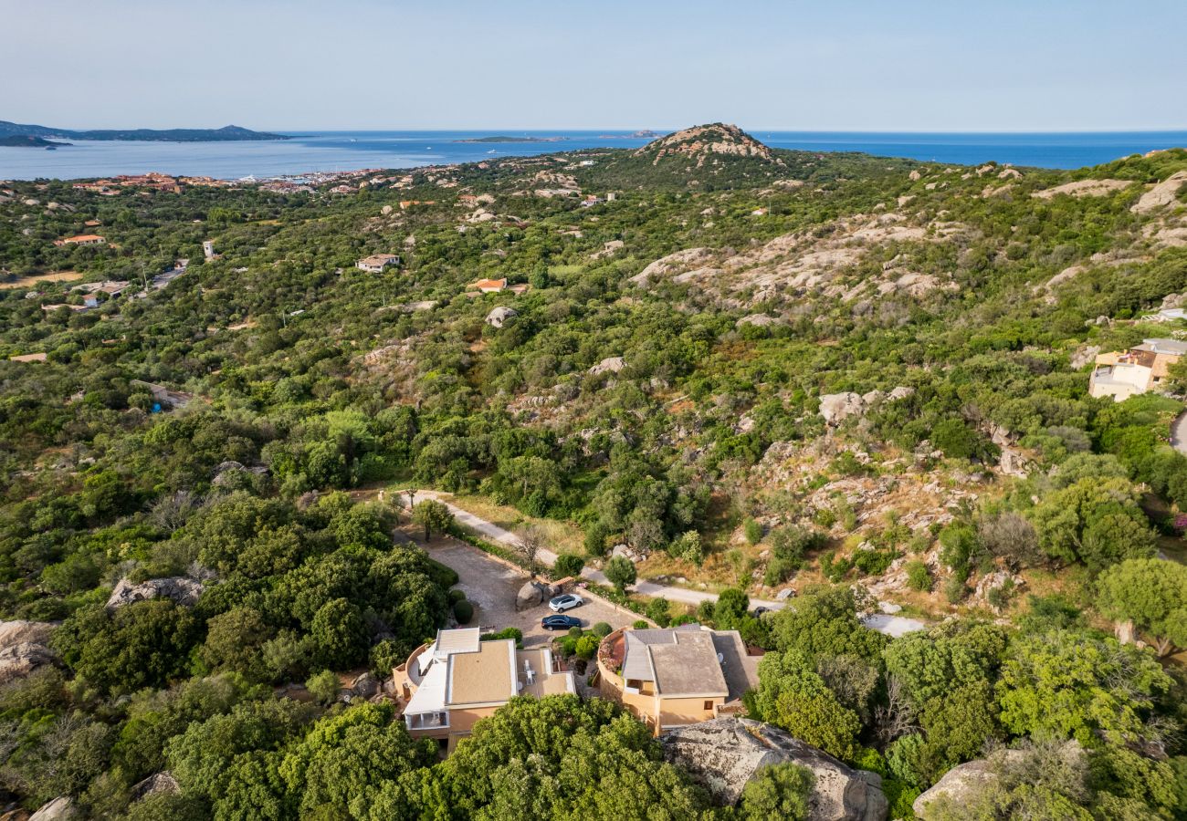 Ferienwohnung in Porto Rotondo - I Lecci 3 - Terrasse mit Meerblick und Privatsphäre in Porto Rotondo