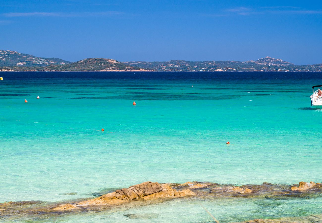 Ferienwohnung in Porto Rotondo - I Lecci 3 - Terrasse mit Meerblick und Privatsphäre in Porto Rotondo