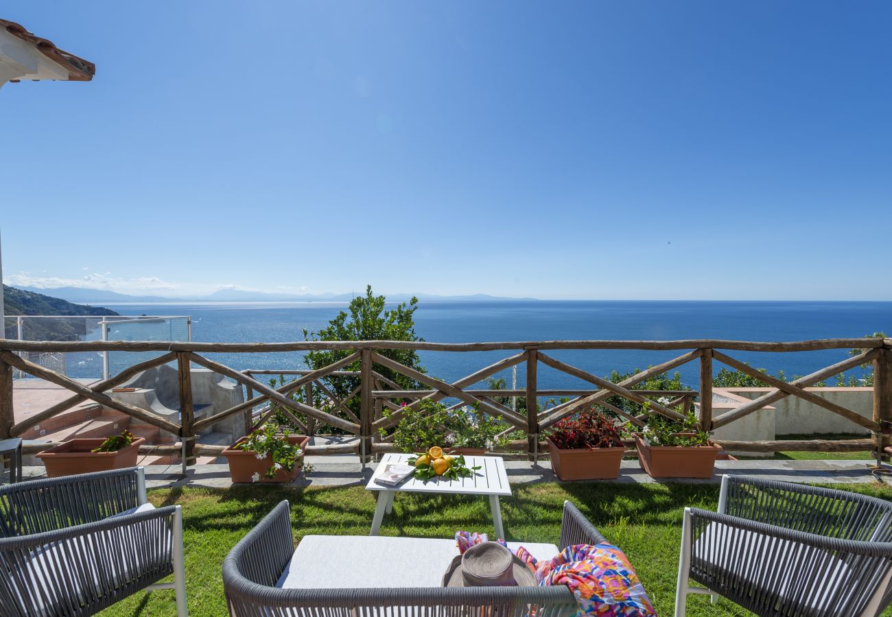 Ferienhaus in Praiano - Villa Euriclea - Mediterrane Eleganz im Herzen von Praiano