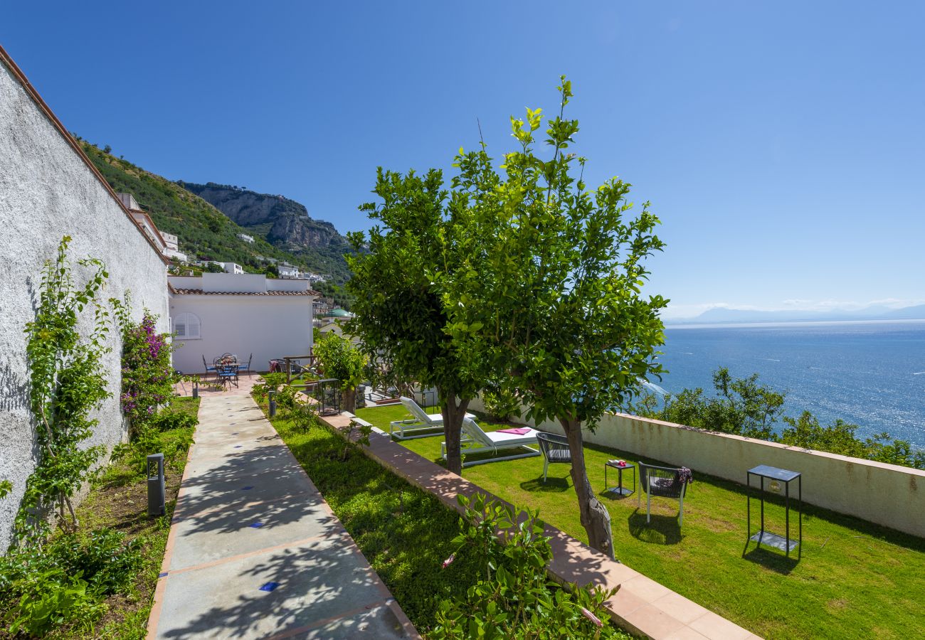 Ferienhaus in Praiano - Villa Euriclea - Mediterrane Eleganz im Herzen von Praiano