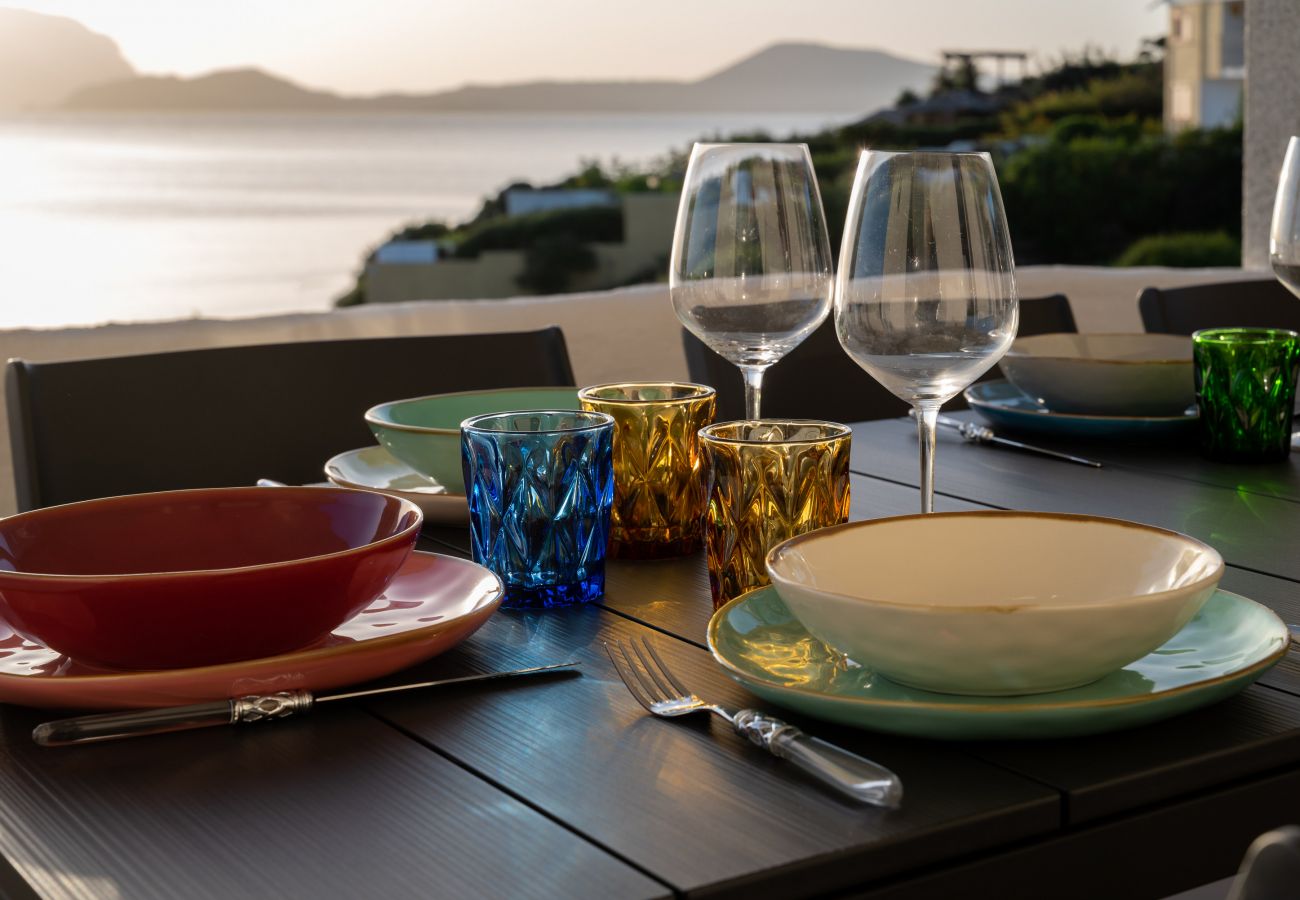 Villa Azul - Terrasse mit Meerblick für entspannende Frühstücke in Mietvilla auf Sardinien