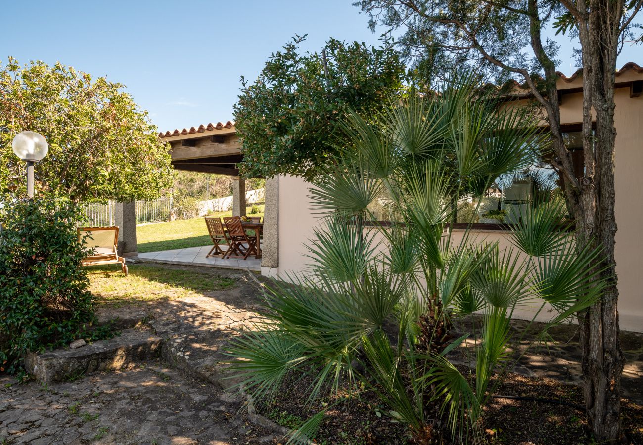 Villa Picker - Mietvilla auf Sardinien mit großen Außenbereichen und Meerblick