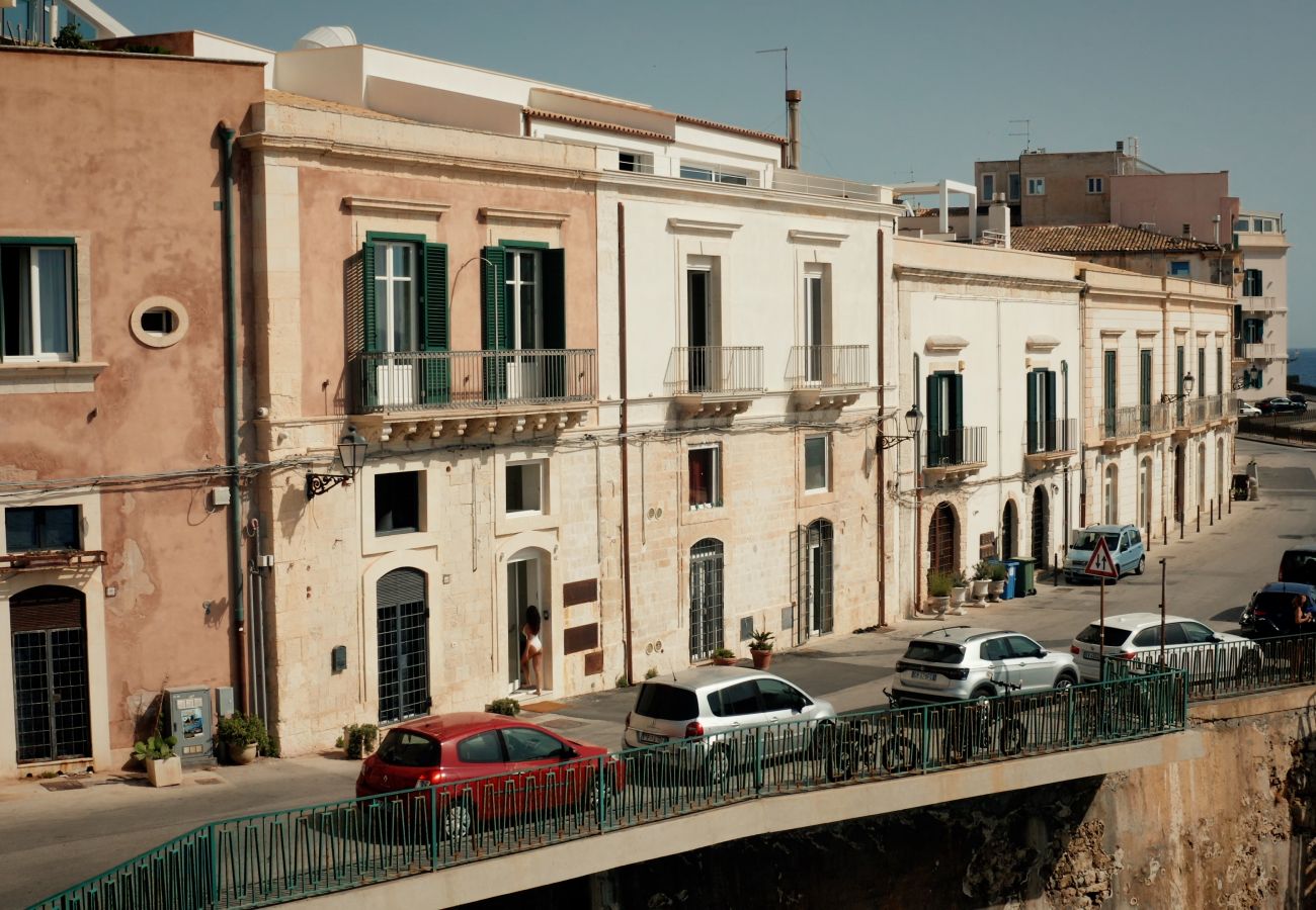 Ferienwohnung in Siracusa - Vigliena Suite terrace 