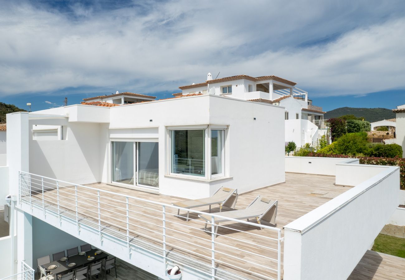 Villa Square - Luxusvilla mit privatem Pool zur Miete auf Sardinien