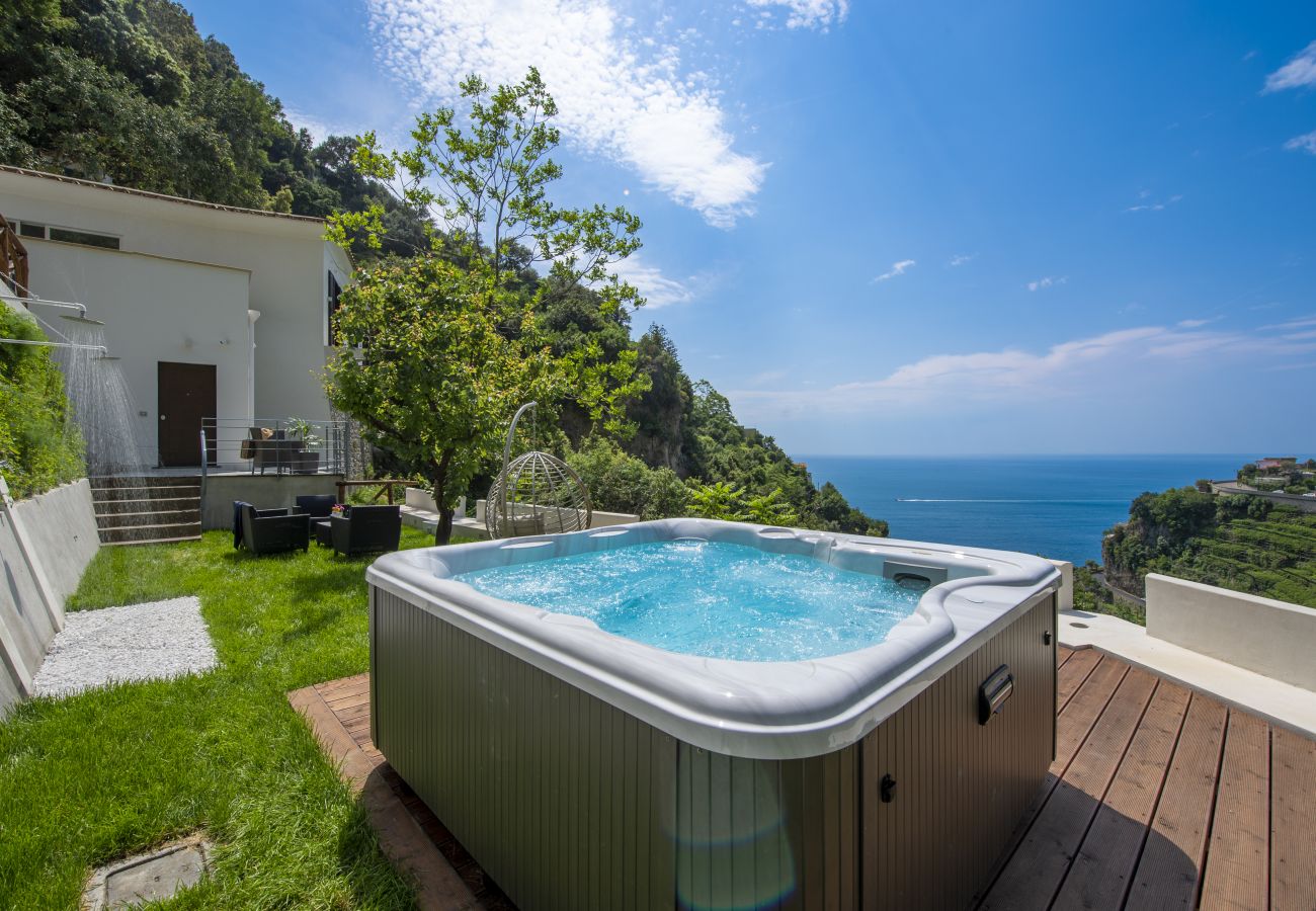 Villa in Amalfi - Villa Donna Rachele – Whirlpool mit Meerblick und kostenloser Parkplatz