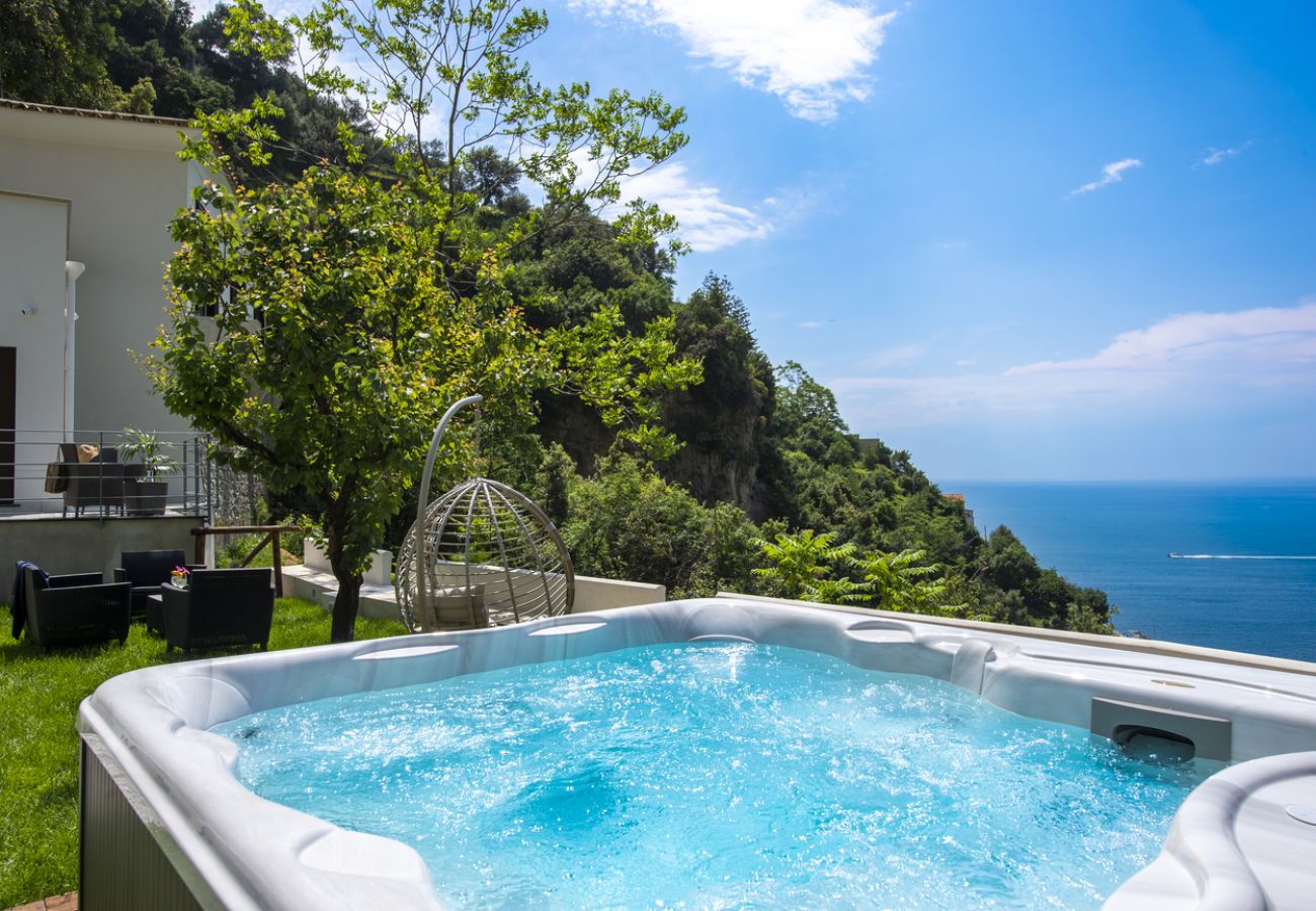 Villa in Amalfi - Villa Donna Rachele – Whirlpool mit Meerblick und kostenloser Parkplatz