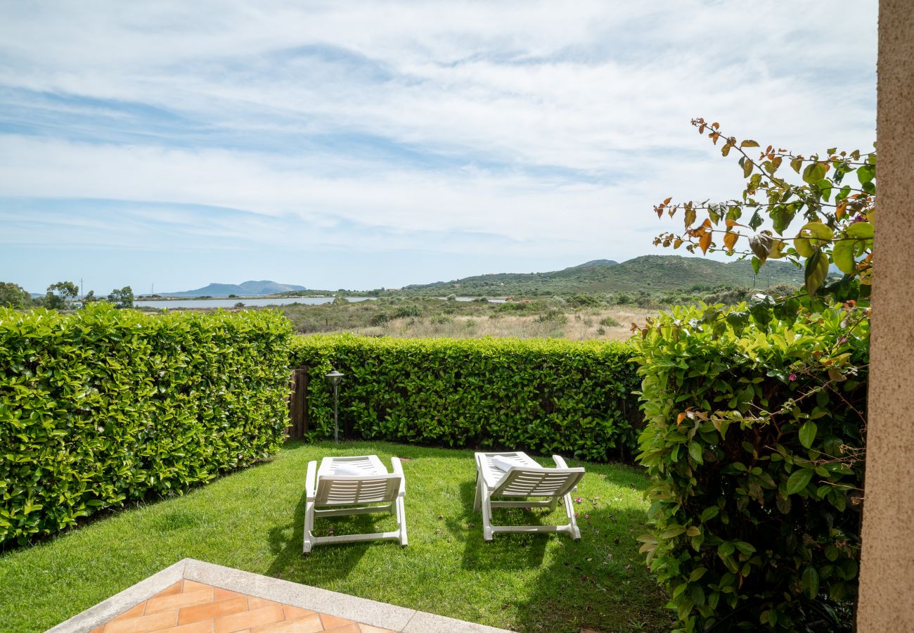 Ferienwohnung in Olbia - Myrsine Mara by Klodge - Appartement de plage Marina Maria avec vue mer