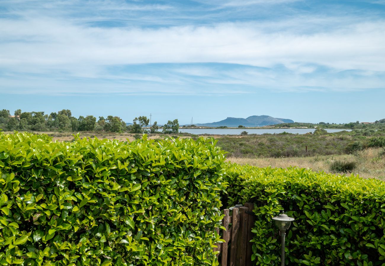 Ferienwohnung in Olbia - Myrsine Mara by Klodge - Appartement de plage Marina Maria avec vue mer