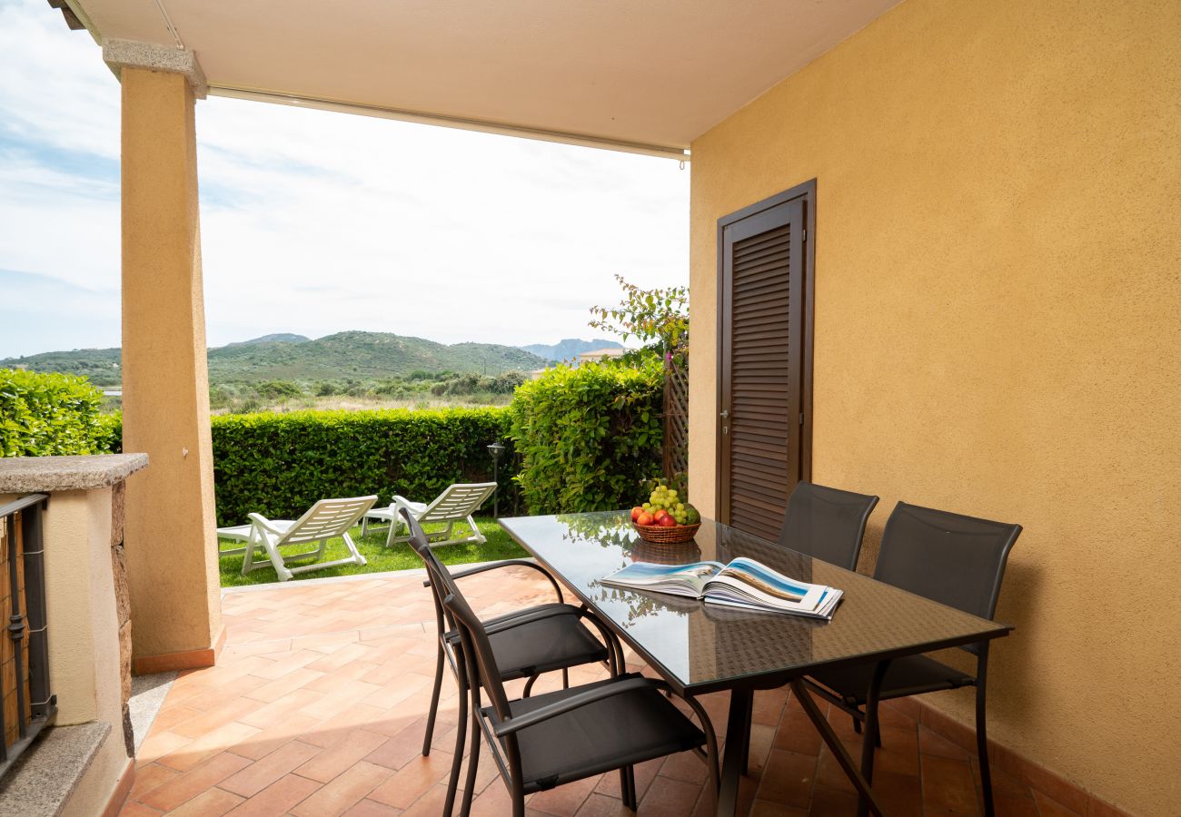 Ferienwohnung in Olbia - Myrsine Mara by Klodge - Appartement de plage Marina Maria avec vue mer