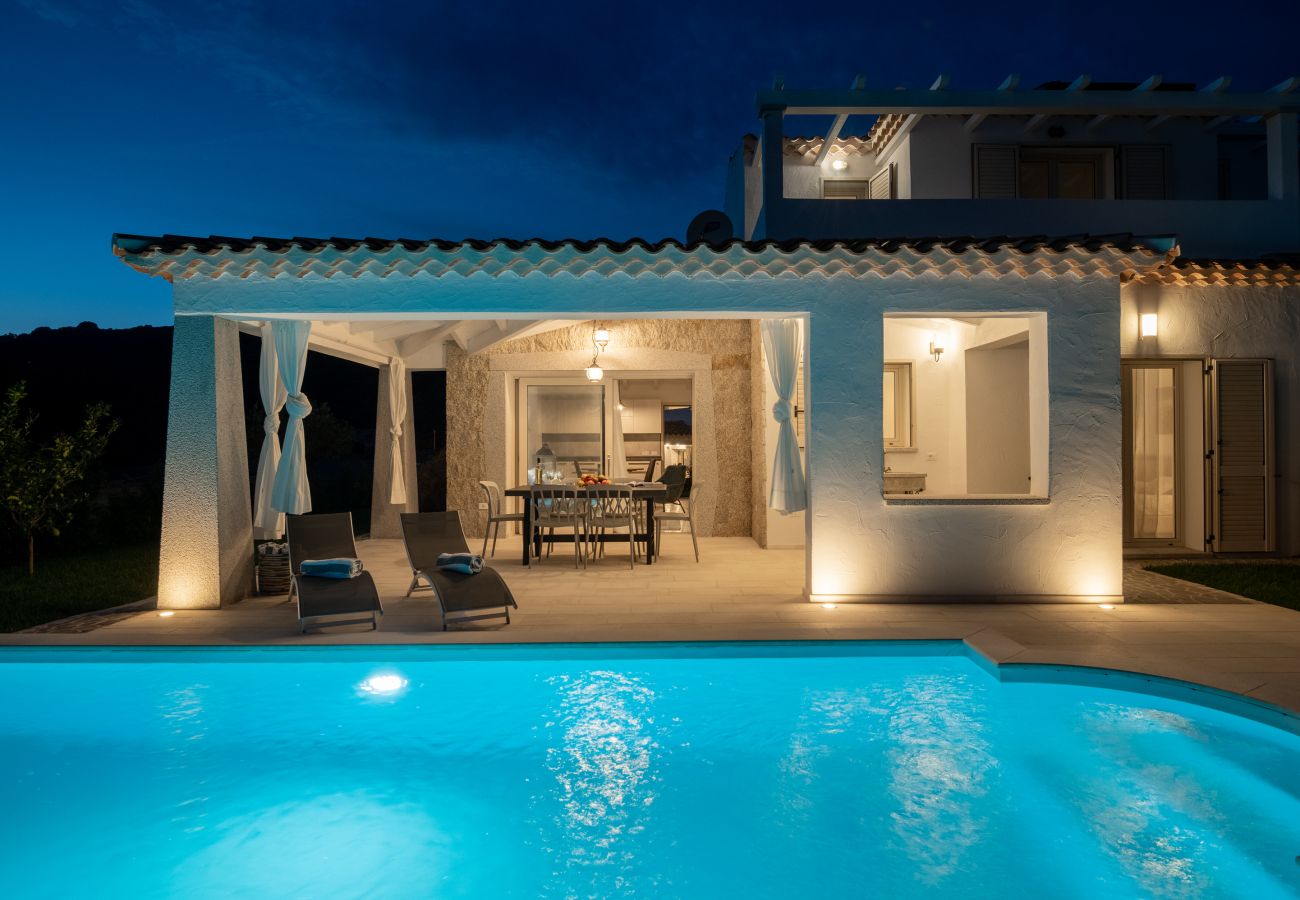 Bellevue 36E - Mietvilla mit privatem Pool in Budoni, Sardinien