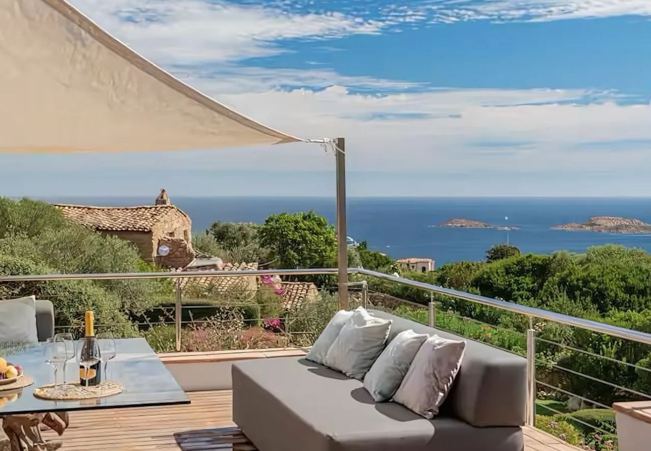 Villa in Porto Cervo - Villa Wave – exquisiter Rückzugsort mit Pool und Meerblick in Pantogia