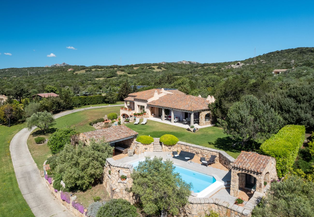 Villa Zenith - Exklusive Villa mit Pool zur Miete in Costa Smeralda, ideal für unvergessliche Ferien auf Sardinien, Italien