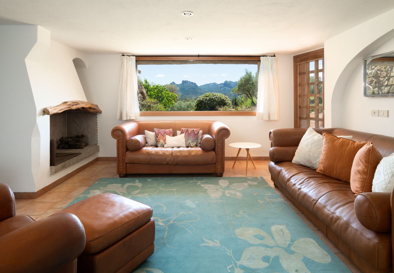 Villa Zenith - Helles Wohnzimmer mit Gartenblick, Luxus-Ferienhaus in Costa Smeralda