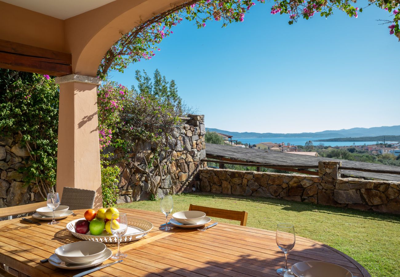 Ferienwohnung in Olbia - I Poggi 4 – charmante Wohnung mit Meerblick in Pittulongu