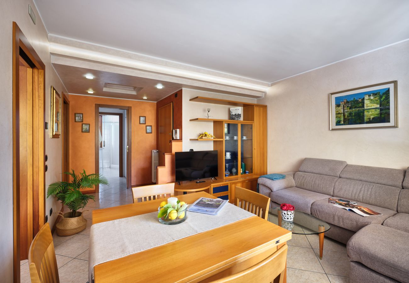 Ferienwohnung in Bardolino - Regarda - La Casa di Fido, 2 Schlafzimmer, 2 Badezimmer, eingezäunter Garten