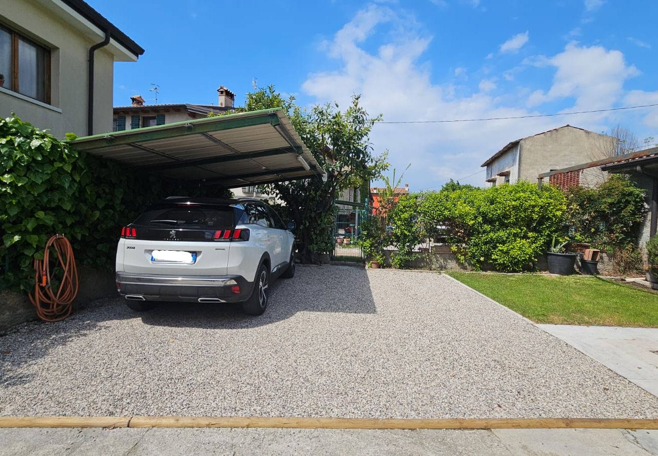 Ferienwohnung in Bardolino - Regarda - La Casa di Fido, 2 Schlafzimmer, 2 Badezimmer, eingezäunter Garten