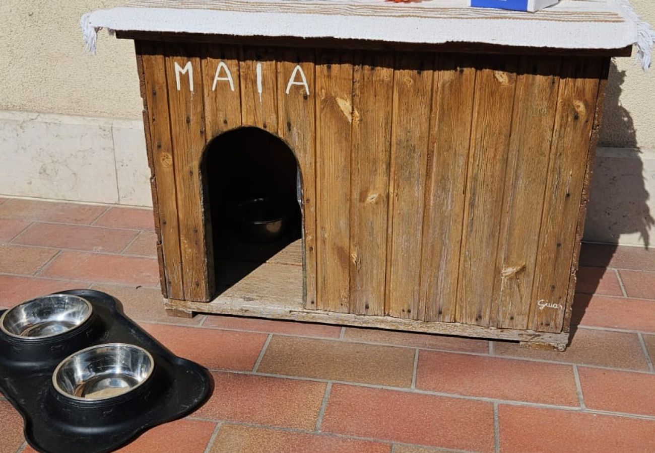 Ferienwohnung in Bardolino - Regarda - La Casa di Fido, 2 Schlafzimmer, 2 Badezimmer, eingezäunter Garten