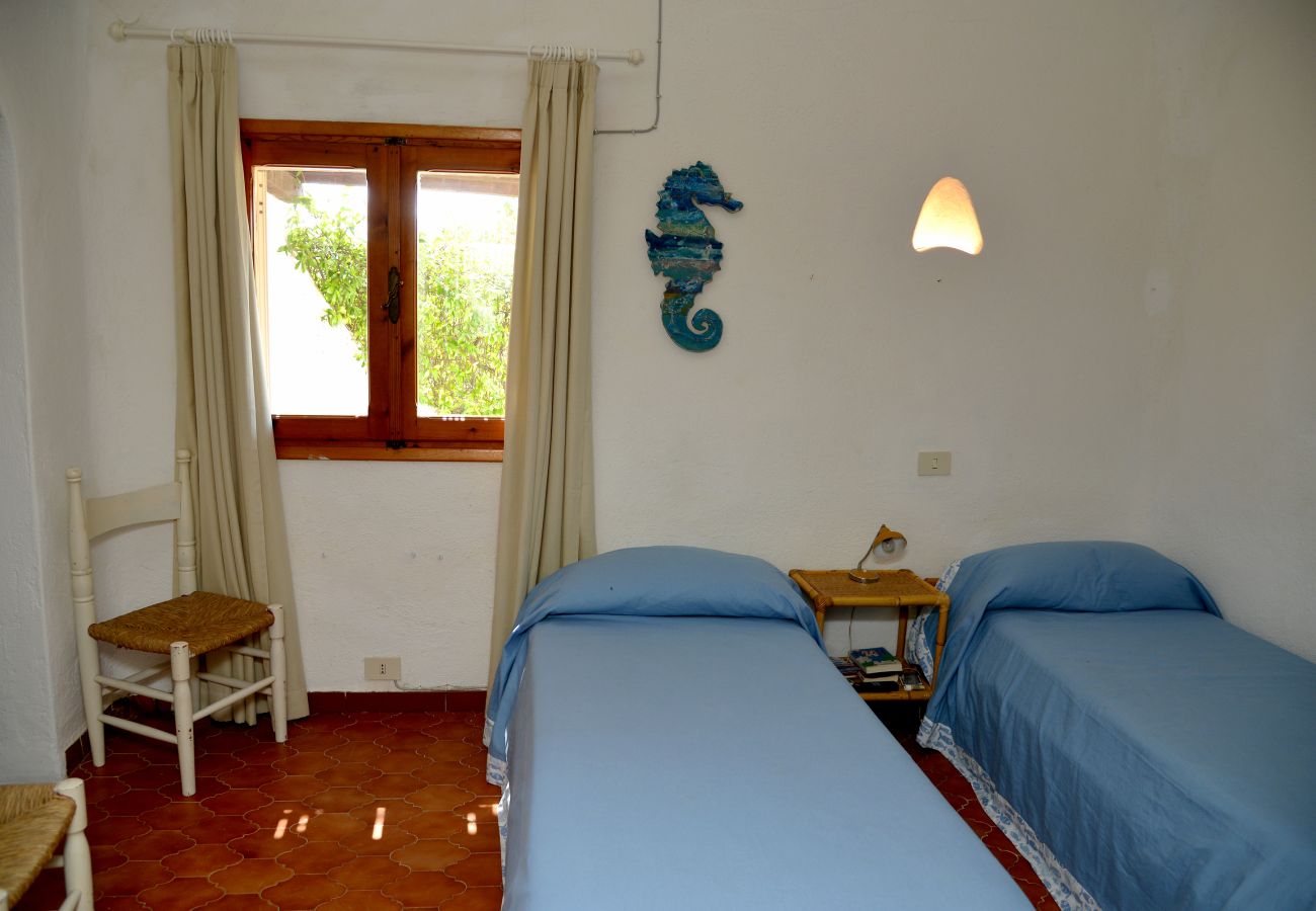 Villa Ibiscus - Zweibettzimmer in Ferienvilla in Palau, Klodge Ferienhaus