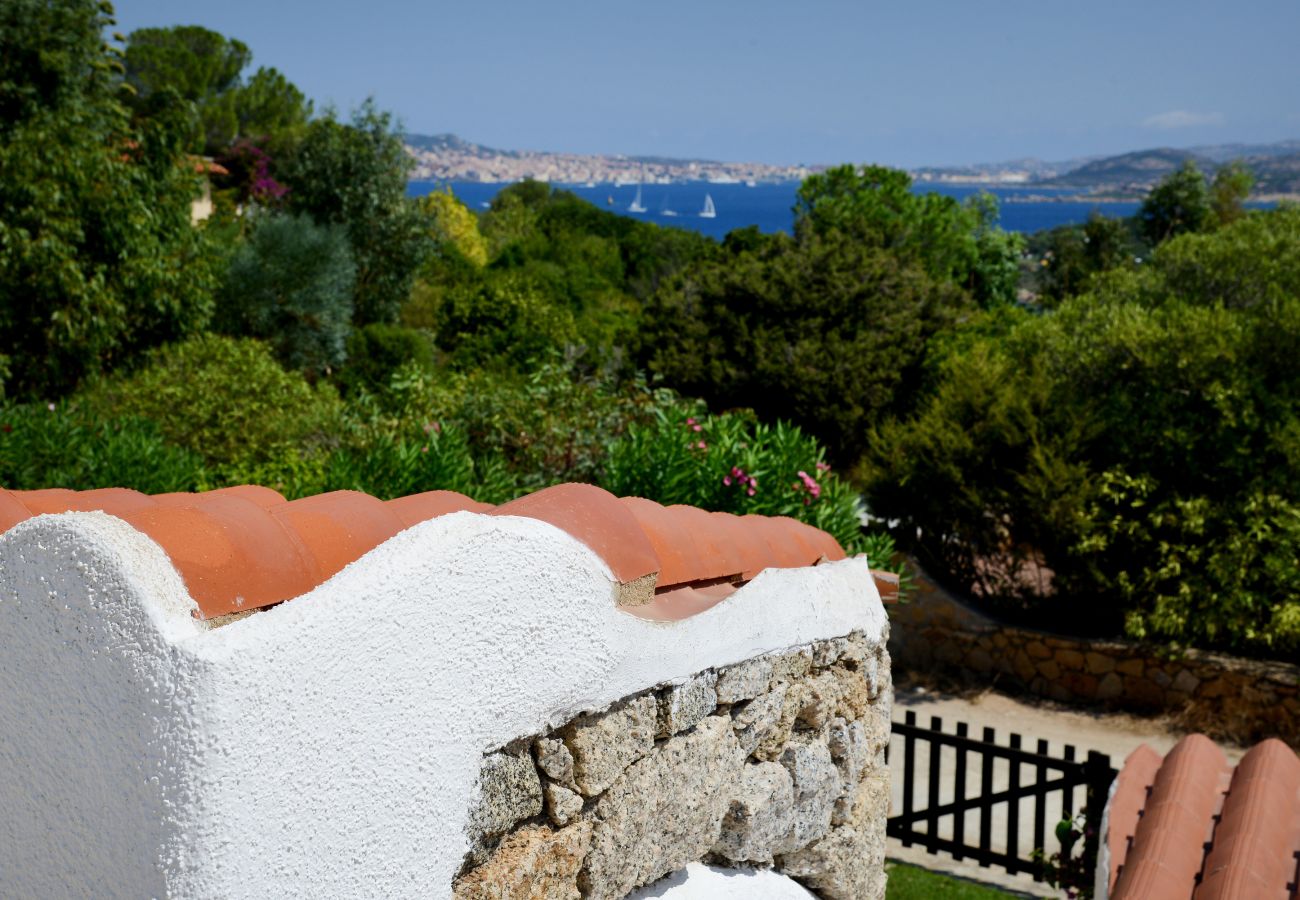 Villa Ibiscus - spektakulärer Meerblick, Mietvilla in Palau nahe Porto Raphael