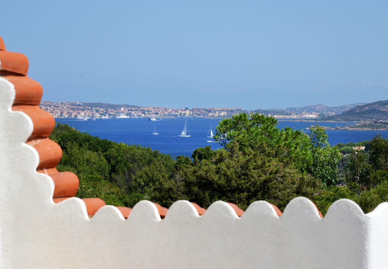 Villa Ibiscus - Villa mit bezauberndem Meerblick, Ferienvermietung in Palau, Sardinien