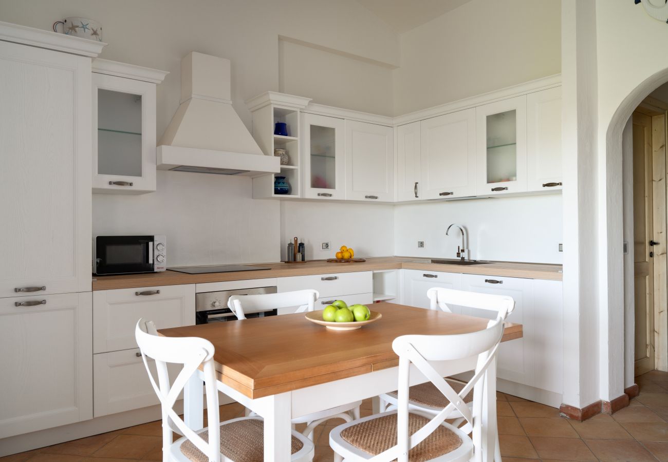 Ferienwohnung in Porto San Paolo - Il Poggio 8 – Wohnung mit Gemeinschaftspool und Garten