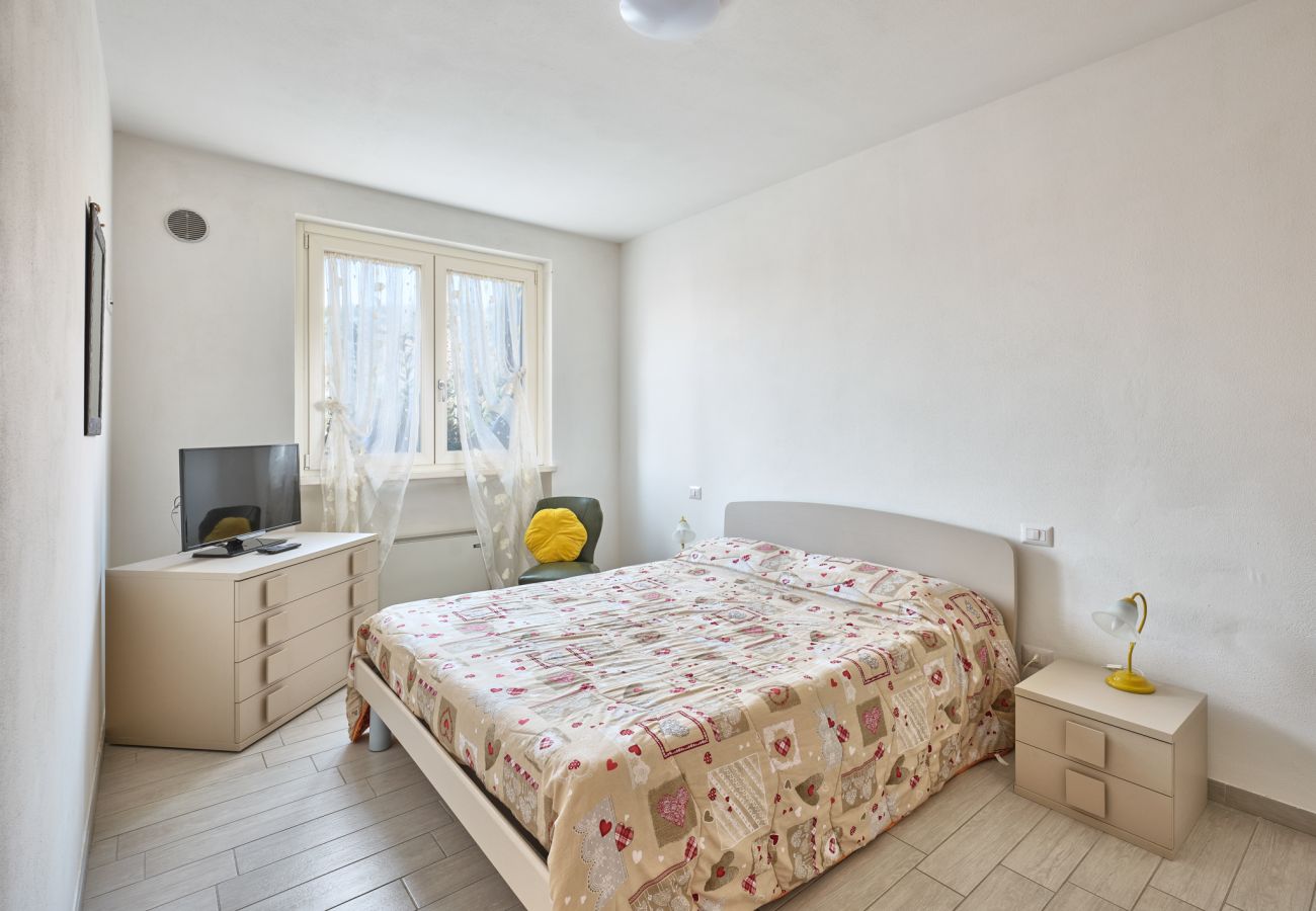 Ferienwohnung in Pastrengo - Residenza Pastrengo - Zweizimmerwohnung Girasole mit Pool und Terrasse