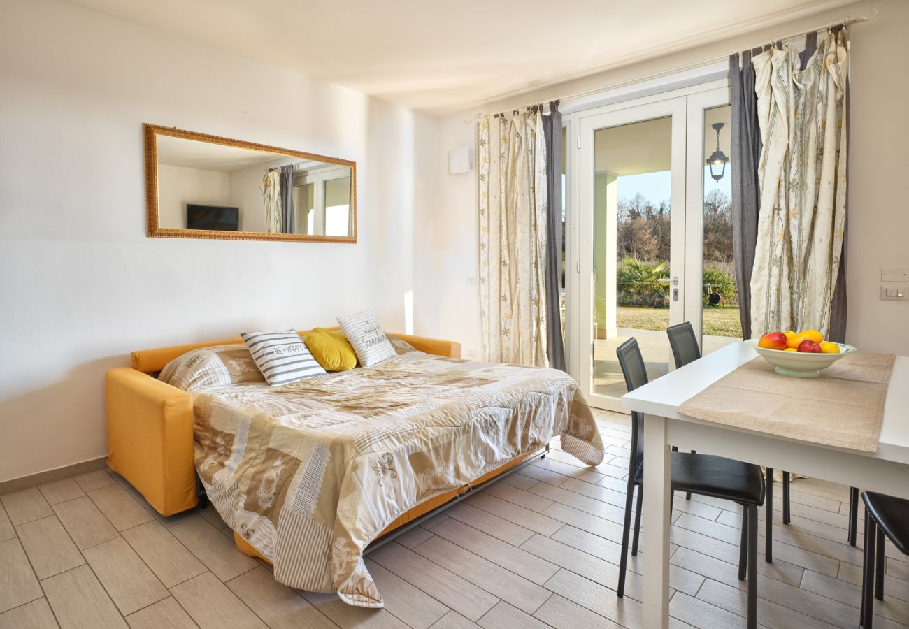 Ferienwohnung in Pastrengo - Residenza Pastrengo - Zweizimmerwohnung Girasole mit Pool und Terrasse