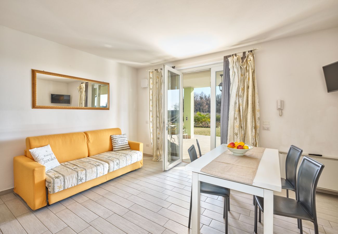 Ferienwohnung in Pastrengo - Residenza Pastrengo - Zweizimmerwohnung Girasole mit Pool und Terrasse