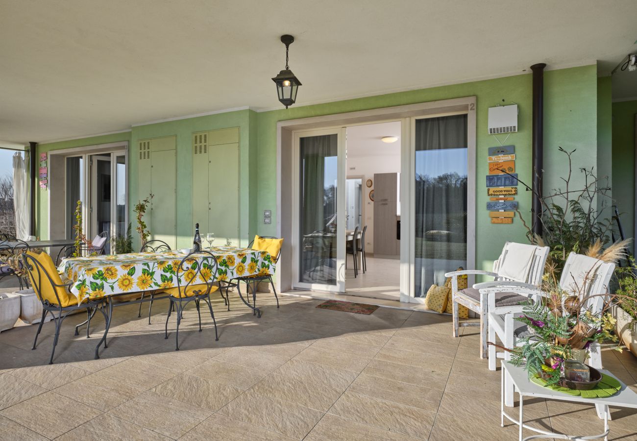 Ferienwohnung in Pastrengo - Residenza Pastrengo - Zweizimmerwohnung Girasole mit Pool und Terrasse