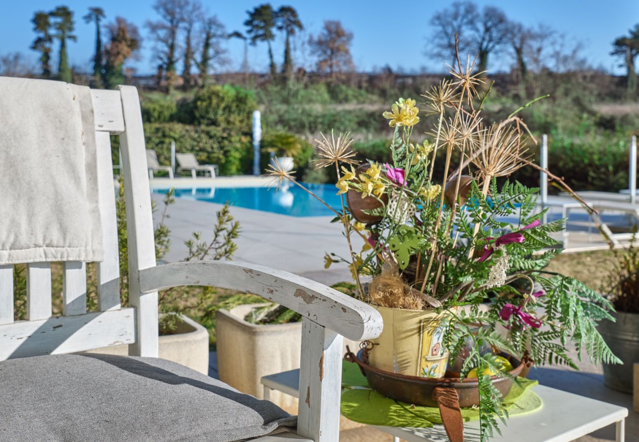 Ferienwohnung in Pastrengo - Residenza Pastrengo - Zweizimmerwohnung Girasole mit Pool und Terrasse