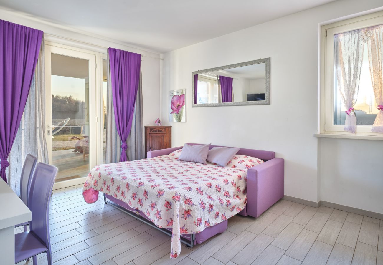 Ferienwohnung in Pastrengo - Residenza Pastrengo - Zweizimmerwohnung Lillà mit Pool und Terrasse