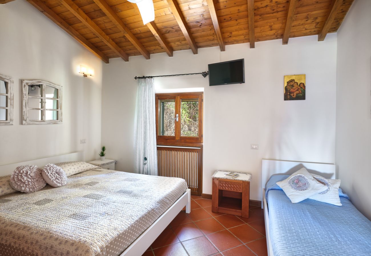 Ferienwohnung in Bardolino - Regarda - Wohnung Antico Convento, Residenz Paerno mit Pool und Tennis