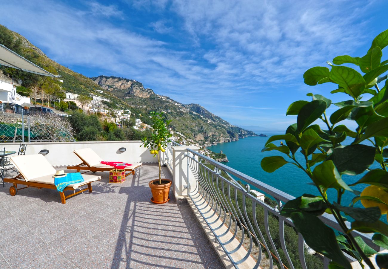 House in Praiano - Casa La Ulivella - Large Terrace Overlooking the sea