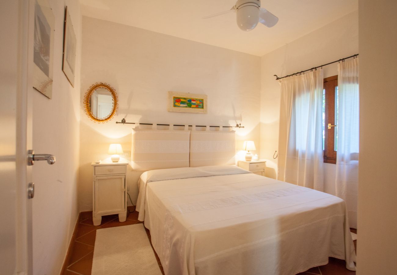 Villa Sa Jaga - bedroom with garden view for holidays in Porto Rotondo