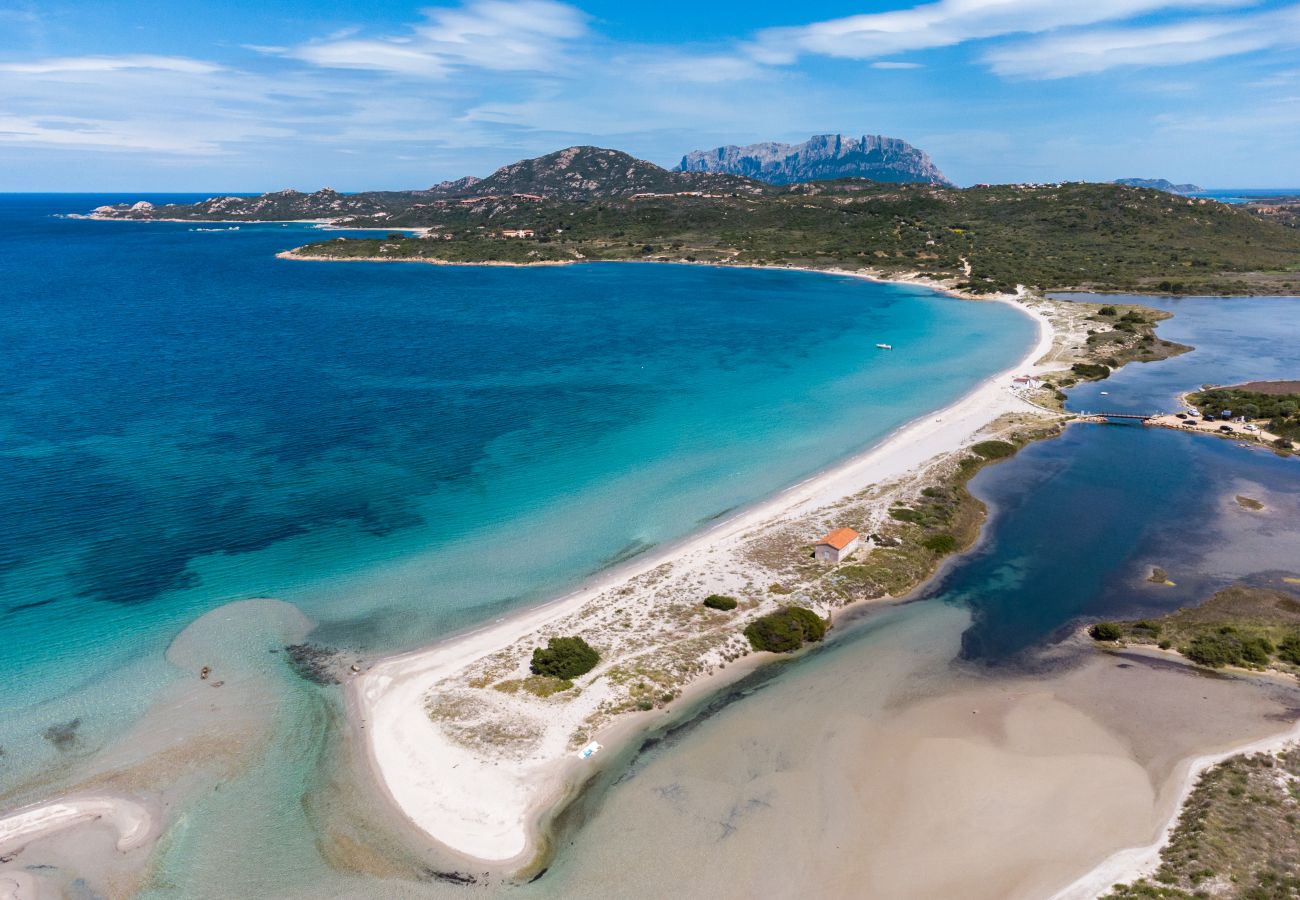 Myrsine 7S - Close to Sardinia’s most beautiful beaches, a holiday home offering comfort and tranquility.