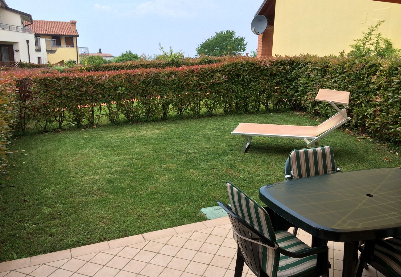 Apartment in Lazise - Regarda – apartment Miralago in Lazise with private garden, pool, pets allowed