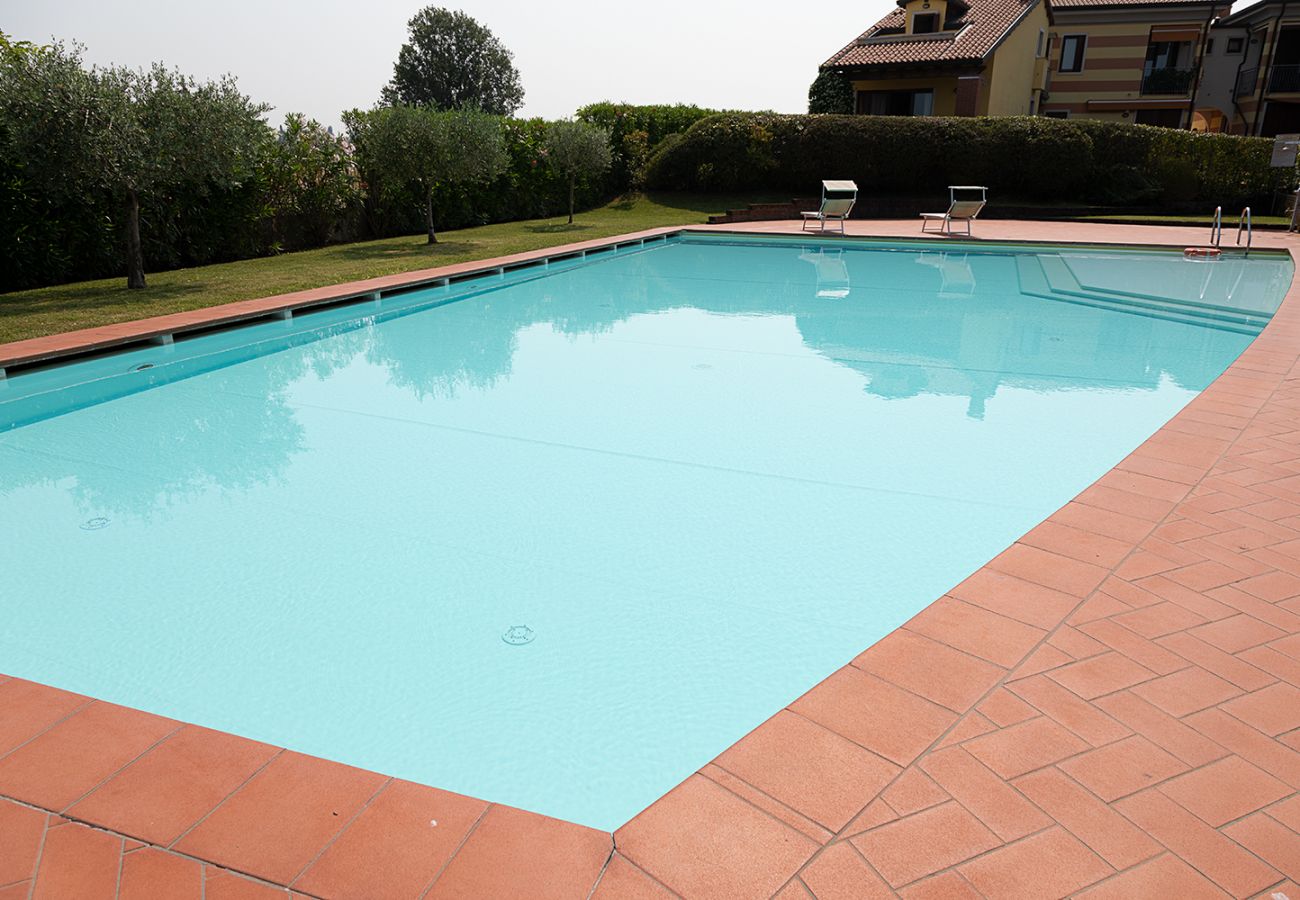 Apartment in Lazise - Regarda – apartment Miralago in Lazise with private garden, pool, pets allowed