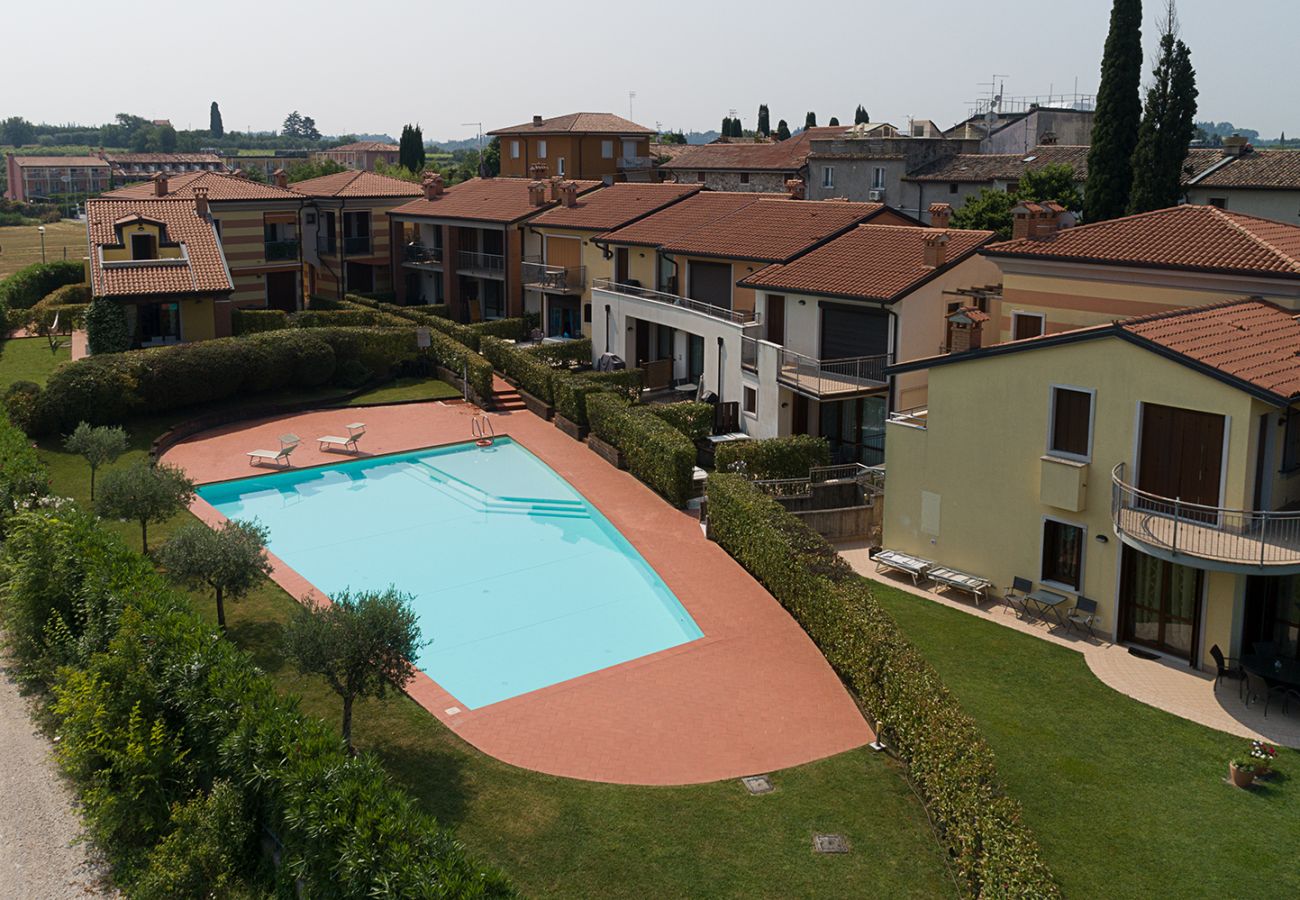 Apartment in Lazise - Regarda – apartment Miralago in Lazise with private garden, pool, pets allowed