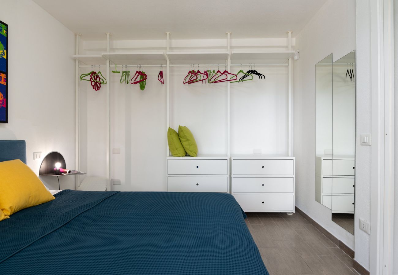 WLofts 14 - Double bedroom with spacious wardrobes, villa rental by Klodge