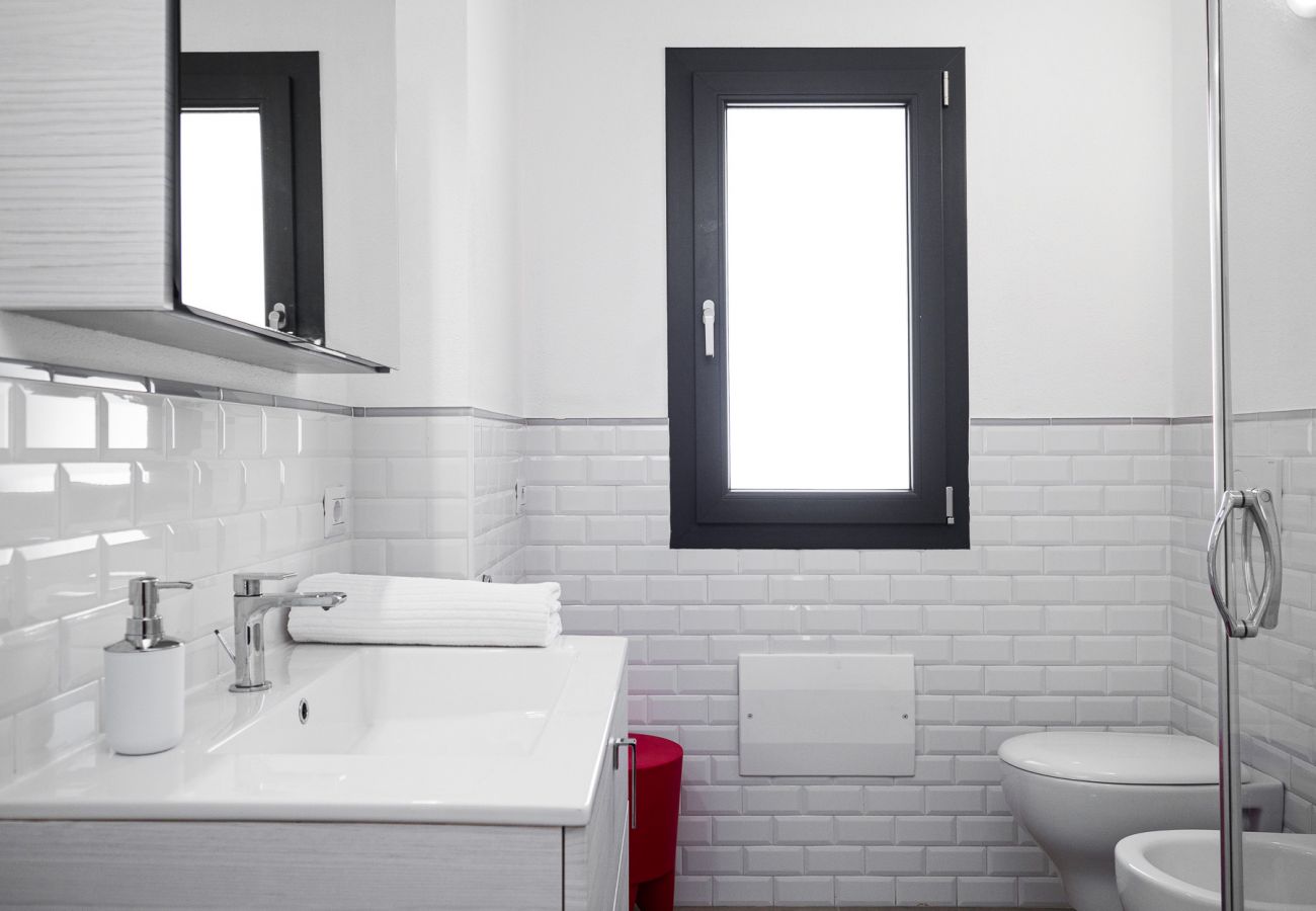 WLofts 13 - Designer bathroom with high-end finishes, ideal for a luxury holiday home in Sardinia