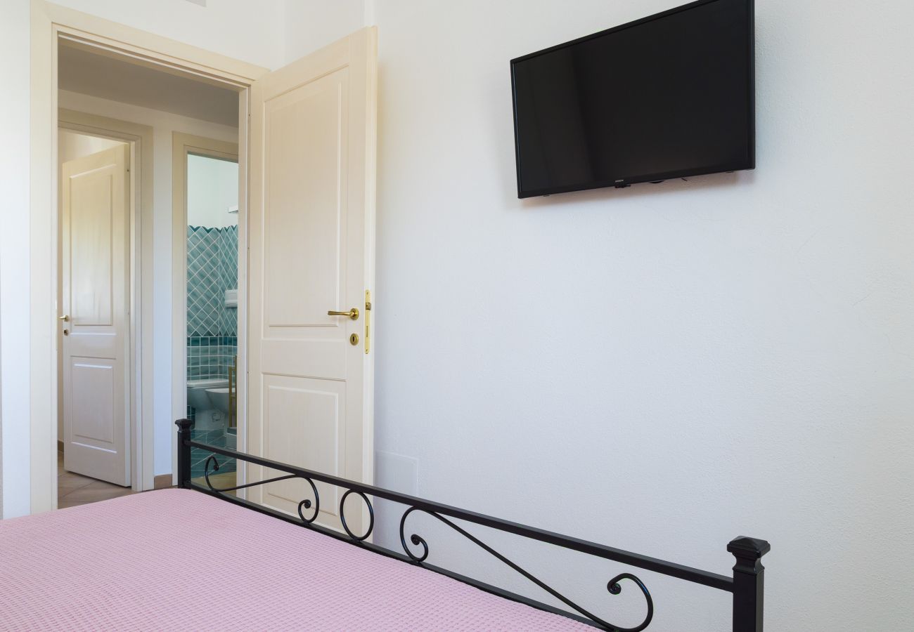 Myrsine 7D - Cozy double bedroom for holiday rental in Murta Maria, Sardinia