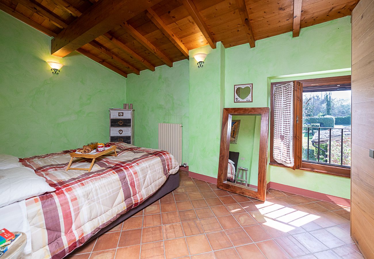 Townhouse in Lazise - Regarda - Countryhouse Nocino 1 in the middle of Lake Garda vineyards