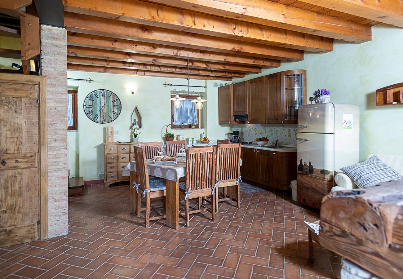 Townhouse in Lazise - Regarda - Countryhouse Nocino 1 in the middle of Lake Garda vineyards