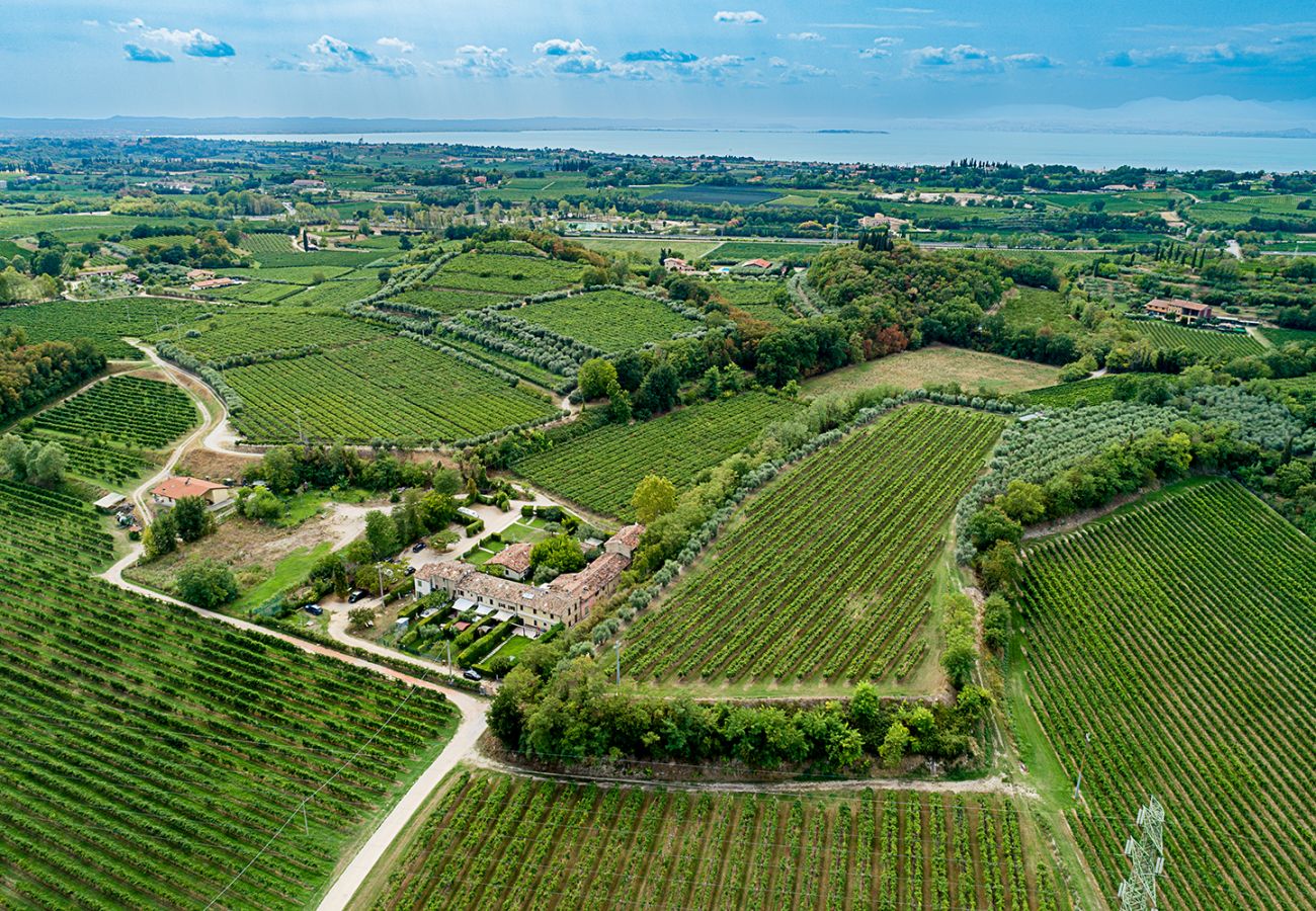 Townhouse in Lazise - Regarda - Countryhouse Nocino 1 in the middle of Lake Garda vineyards